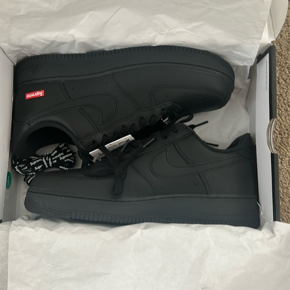 Nike supreme Air Force 1s - Picture 2 of 6